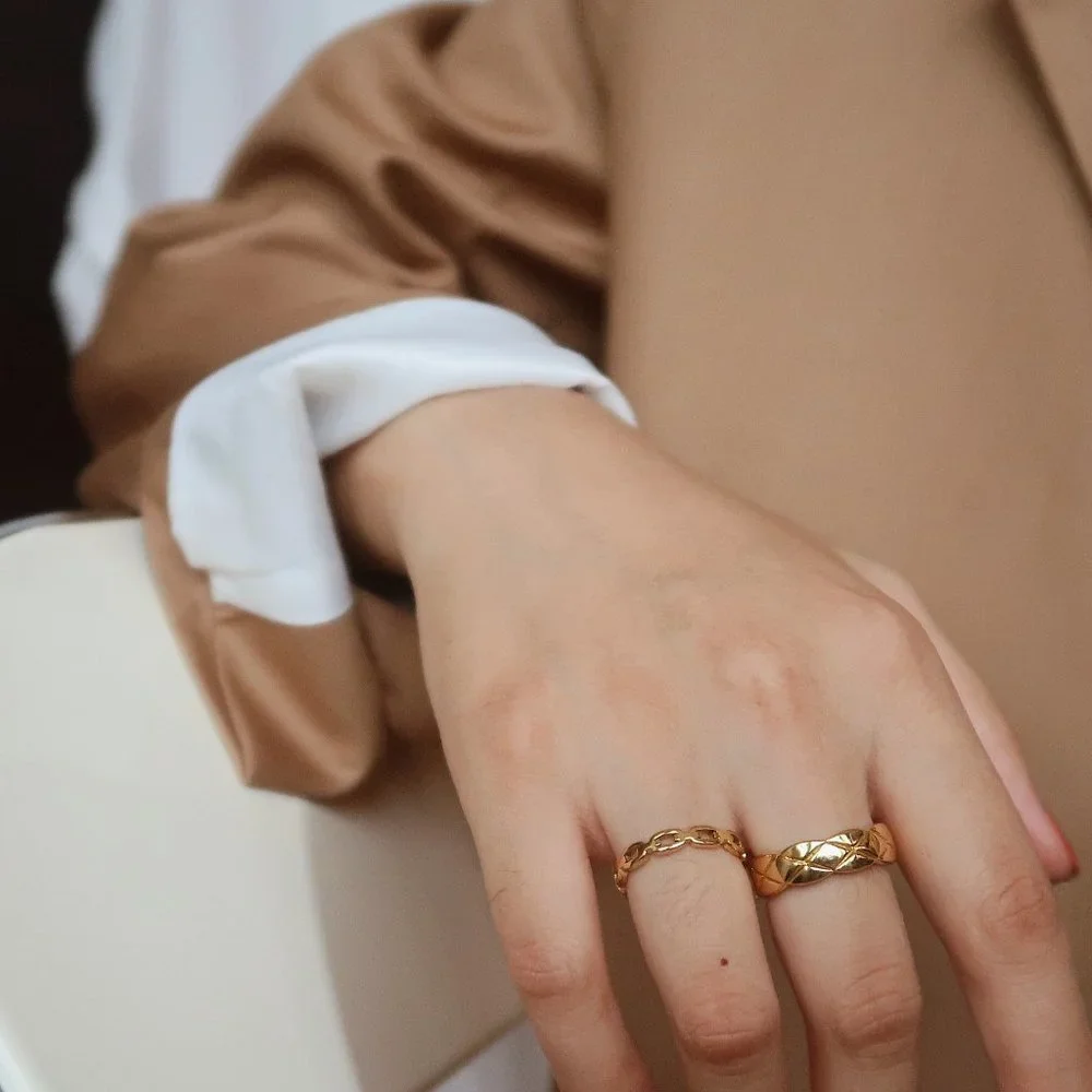 NEW 18K Gold Plated Link Chain Ring a